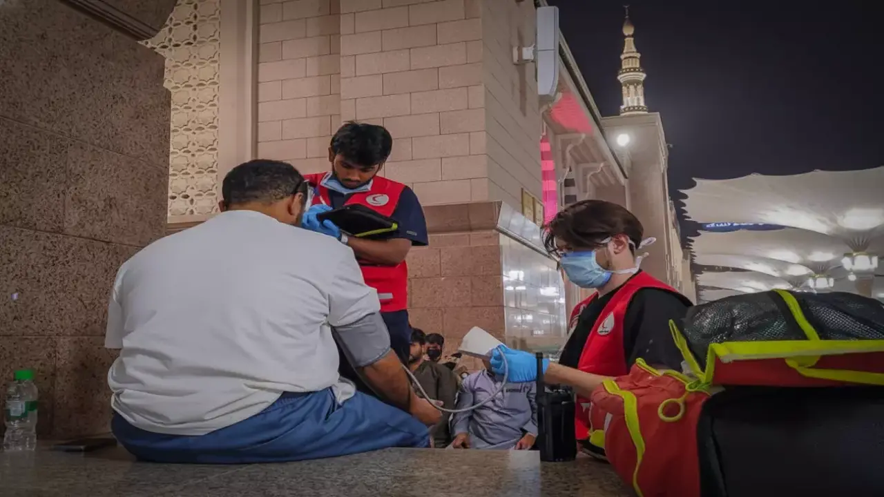 500 ألف استغاثة.. الهلال الأحمر بالمدينة المنورة يكشف حصيلة الاتصالات السنوية للهيئة